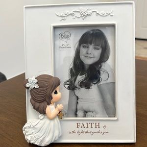 Precious Moments Communion Girl Photo Frame 4x6 photo size. Never used In Box
